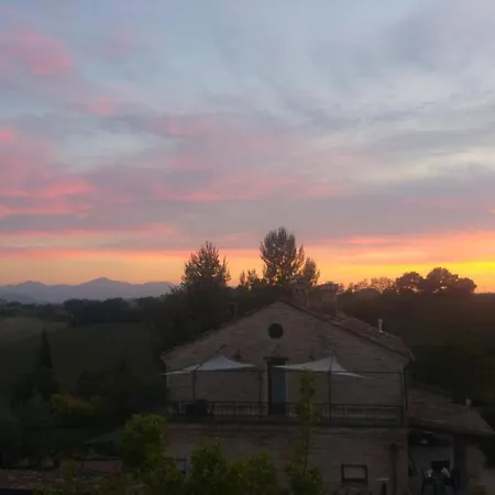 مزرعة للإقامة Il Melograno Country Grottazzolina