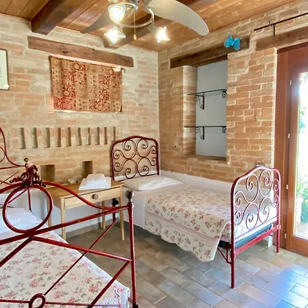 مزرعة للإقامة Il Melograno Country Grottazzolina