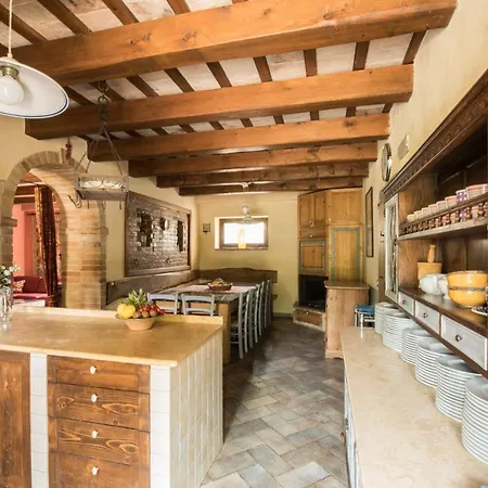 مزرعة للإقامة Il Melograno Country